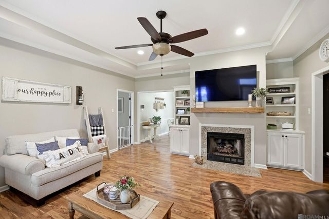 10653 Ray Dr, Denham Springs, LA 70706