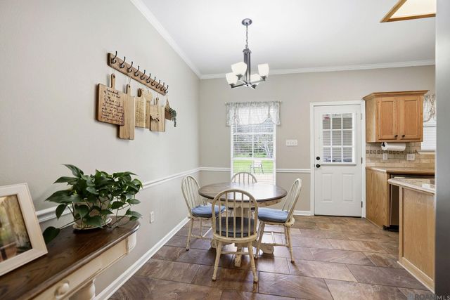 10653 Ray Dr, Denham Springs, LA 70706