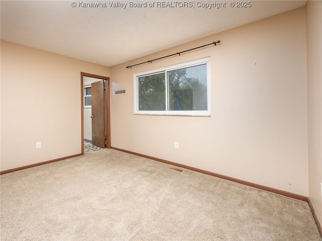 454 Chapman Drive, Milton, WV 25541