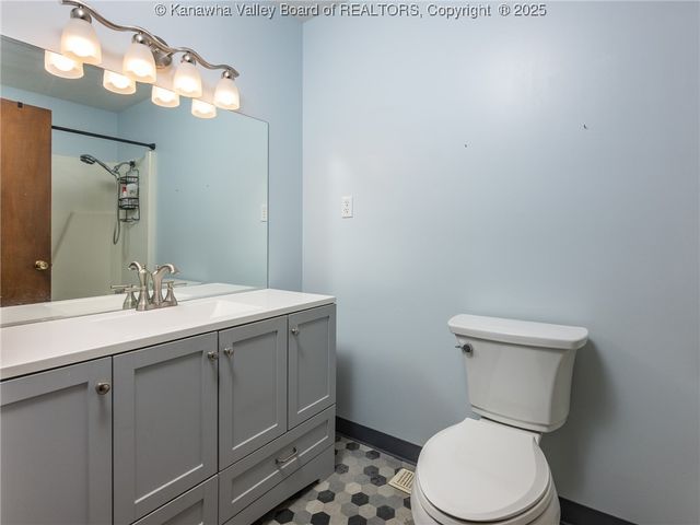 454 Chapman Drive, Milton, WV 25541