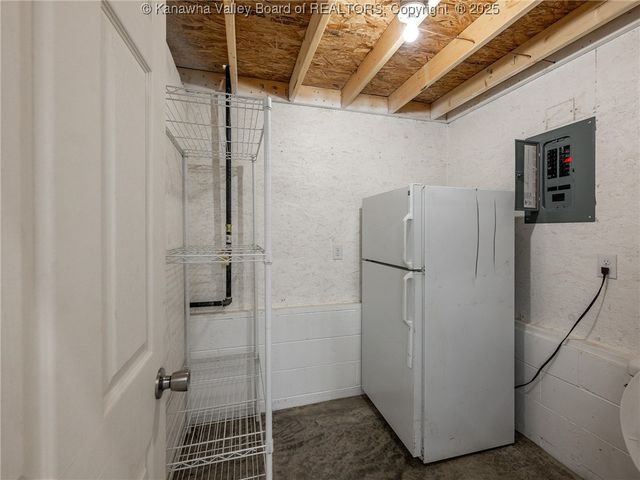 454 Chapman Drive, Milton, WV 25541