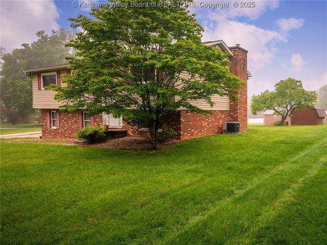 454 Chapman Drive, Milton, WV 25541