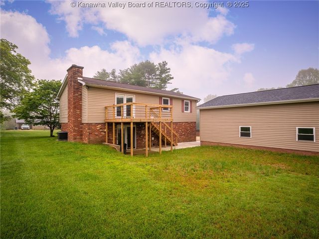 454 Chapman Drive, Milton, WV 25541