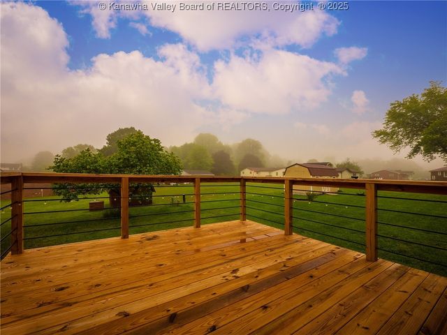 454 Chapman Drive, Milton, WV 25541