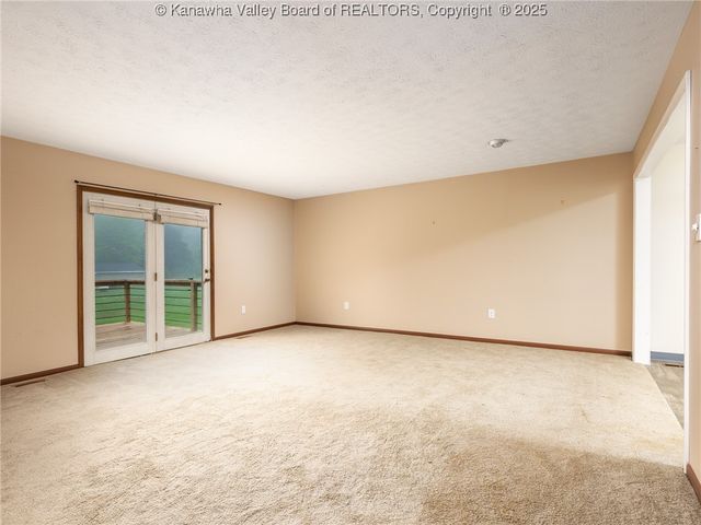 454 Chapman Drive, Milton, WV 25541