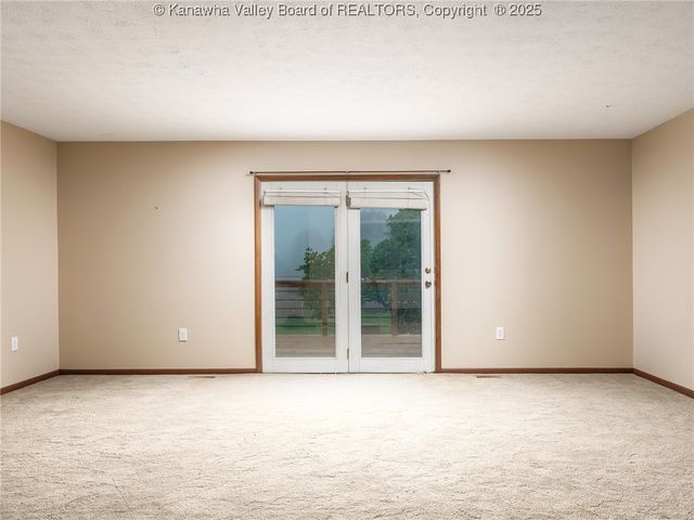 454 Chapman Drive, Milton, WV 25541