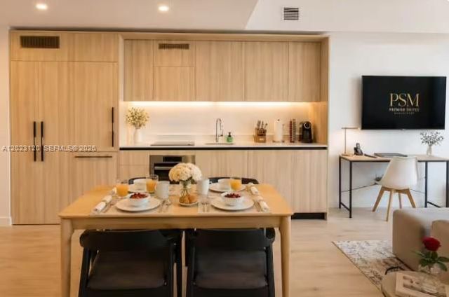 225 N Miami Ave 3204, Miami, FL 33128