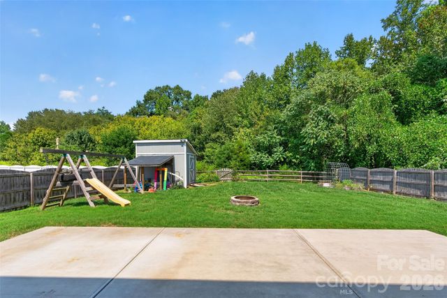 1200 Catawba Run, Lowell, NC 28098
