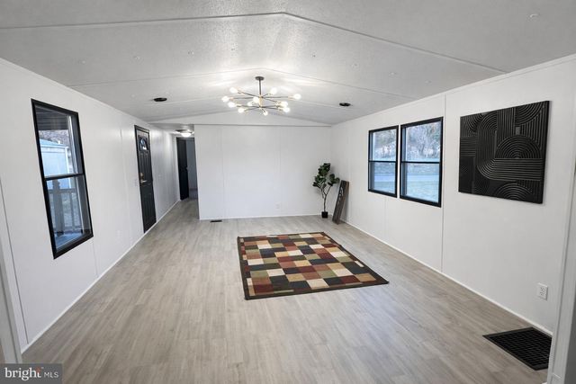 95 HAMILTON CT, Martinsburg, WV 25403