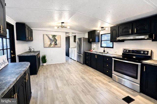 95 HAMILTON CT, Martinsburg, WV 25403