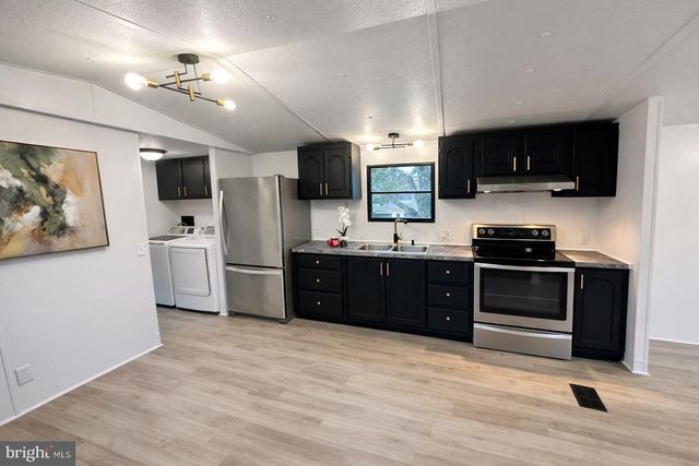 95 HAMILTON CT, Martinsburg, WV 25403