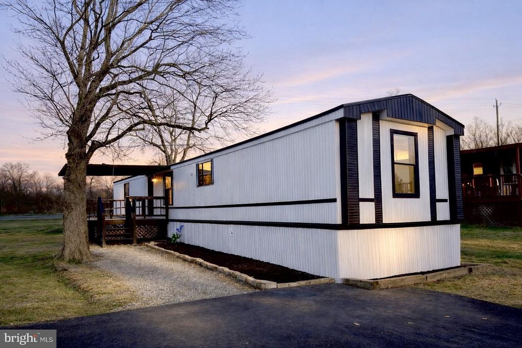 95 HAMILTON CT, Martinsburg, WV 25403