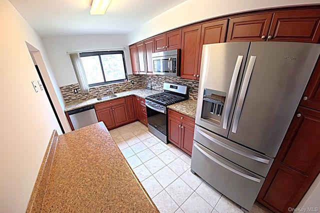 9 E Lawrence Park Drive 1, Piermont, NY 10968