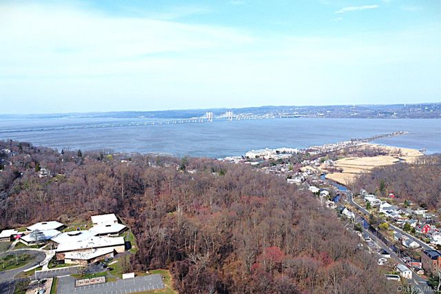 9 E Lawrence Park Drive 1, Piermont, NY 10968