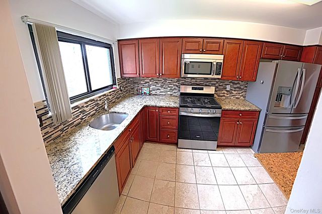 9 E Lawrence Park Drive 1, Piermont, NY 10968