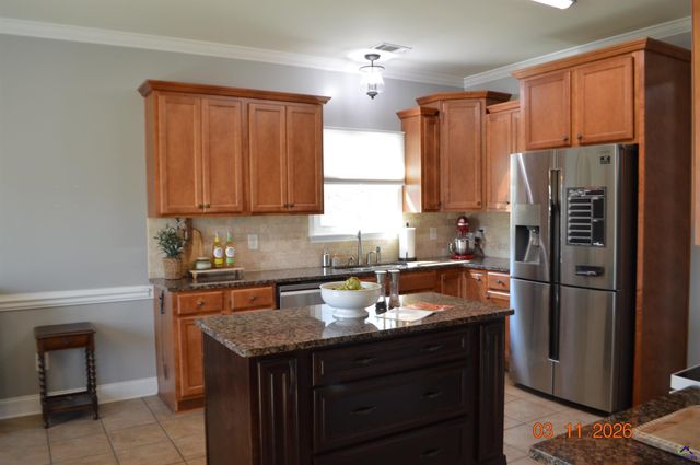 111 Hampton Meadows Dr., Bonaire, GA 31005