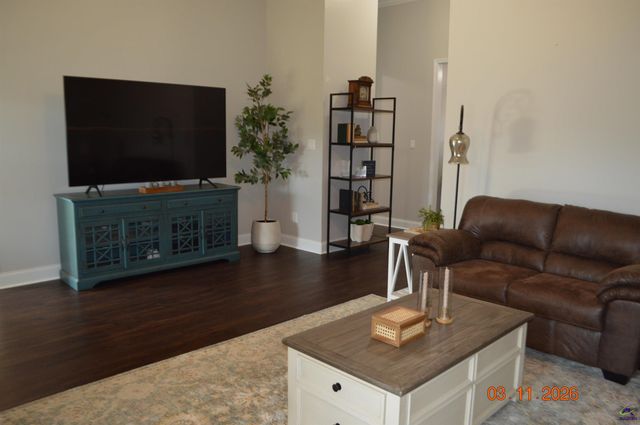 111 Hampton Meadows Dr., Bonaire, GA 31005