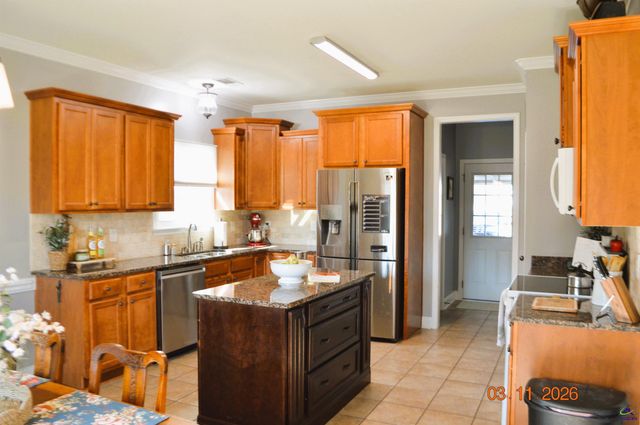 111 Hampton Meadows Dr., Bonaire, GA 31005