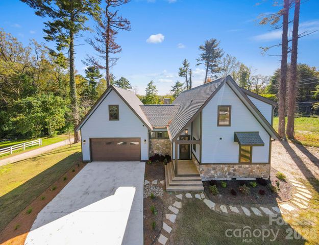154 Osceola Road, Hendersonville, NC 28739