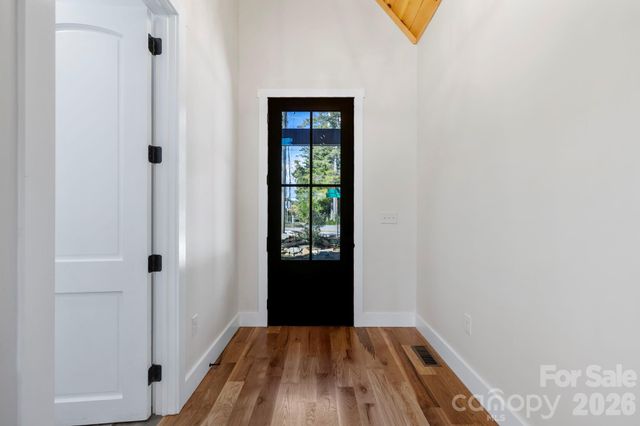 154 Osceola Road, Hendersonville, NC 28739