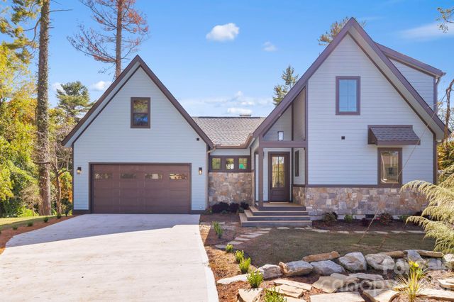 154 Osceola Road, Hendersonville, NC 28739