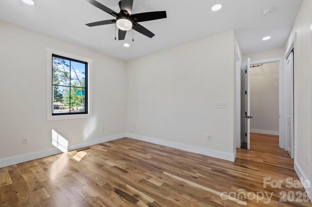 154 Osceola Road, Hendersonville, NC 28739