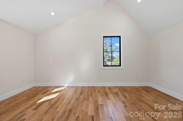 154 Osceola Road, Hendersonville, NC 28739