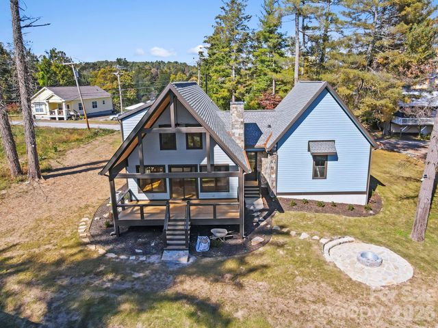 154 Osceola Road, Hendersonville, NC 28739