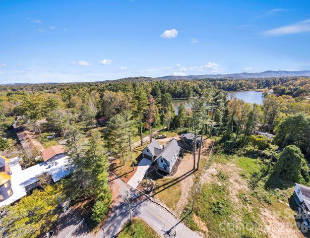 154 Osceola Road, Hendersonville, NC 28739