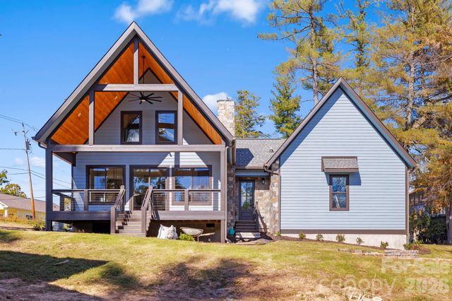 154 Osceola Road, Hendersonville, NC 28739