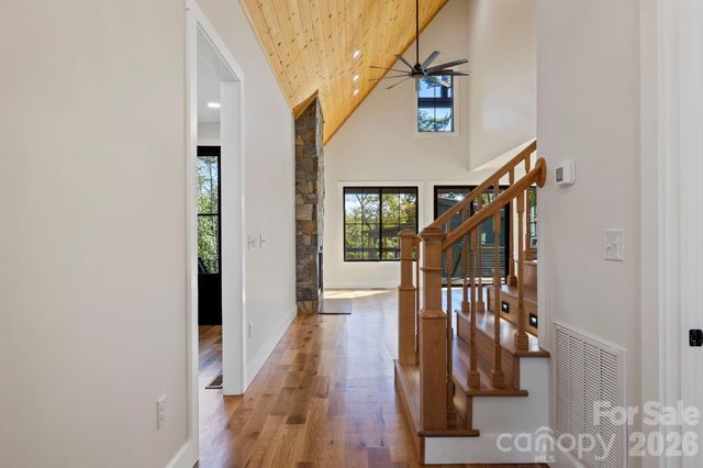 154 Osceola Road, Hendersonville, NC 28739