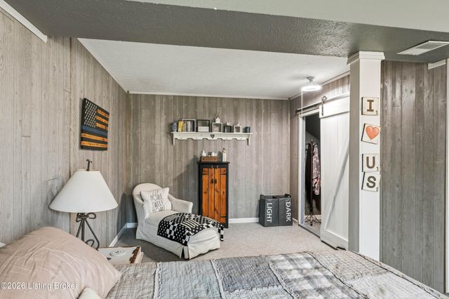 6609 Willowrun Ln, Pewee Valley, KY 40056