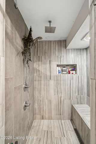 6609 Willowrun Ln, Pewee Valley, KY 40056