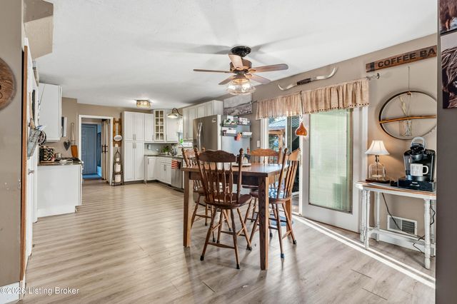 6609 Willowrun Ln, Pewee Valley, KY 40056