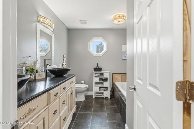 6609 Willowrun Ln, Pewee Valley, KY 40056