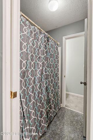 6609 Willowrun Ln, Pewee Valley, KY 40056