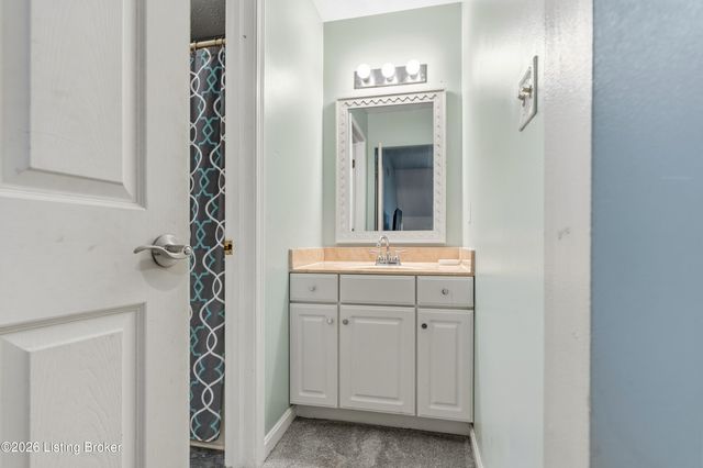 6609 Willowrun Ln, Pewee Valley, KY 40056