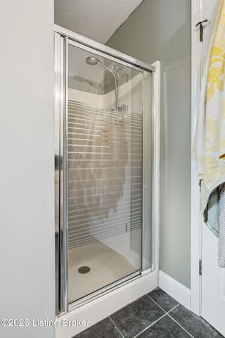 6609 Willowrun Ln, Pewee Valley, KY 40056