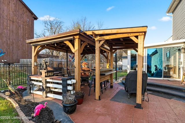 6609 Willowrun Ln, Pewee Valley, KY 40056