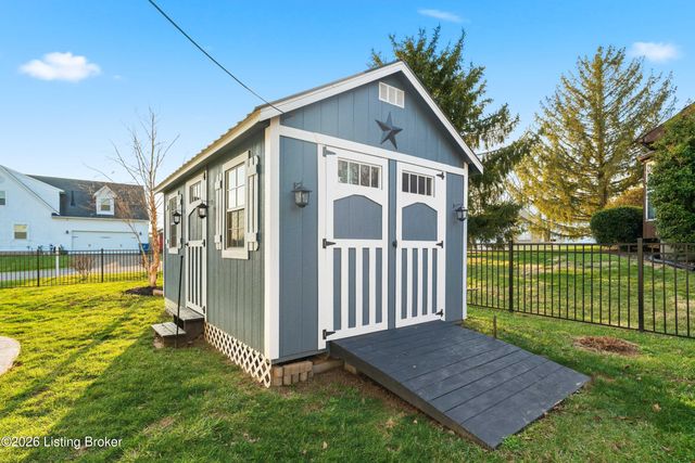 6609 Willowrun Ln, Pewee Valley, KY 40056