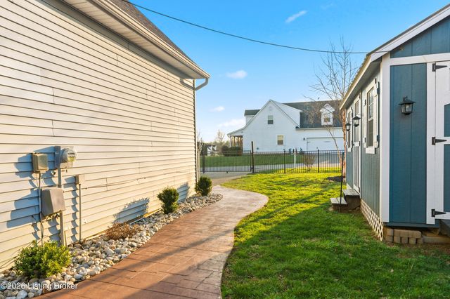 6609 Willowrun Ln, Pewee Valley, KY 40056