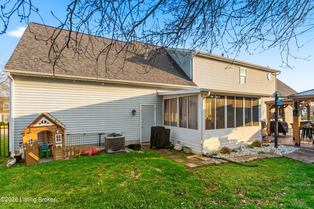 6609 Willowrun Ln, Pewee Valley, KY 40056