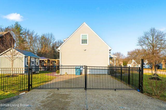 6609 Willowrun Ln, Pewee Valley, KY 40056