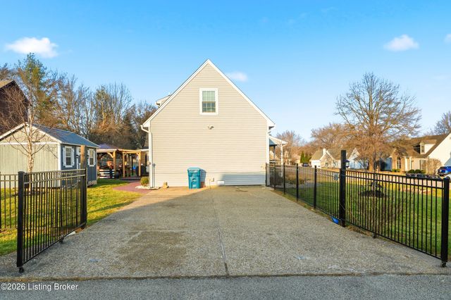 6609 Willowrun Ln, Pewee Valley, KY 40056