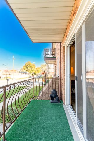 6401 W 64TH Place 2W, Chicago, IL 60638