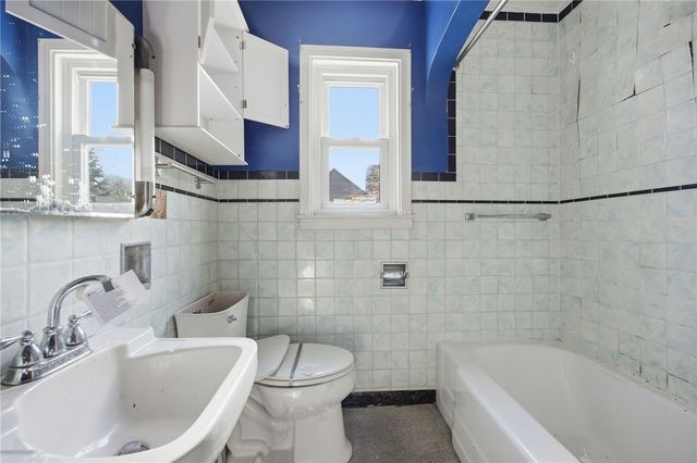 1510 18th Ave, Beaver Falls, PA 15010