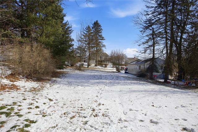 1510 18th Ave, Beaver Falls, PA 15010