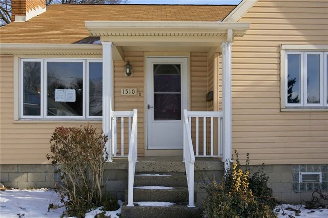 1510 18th Ave, Beaver Falls, PA 15010