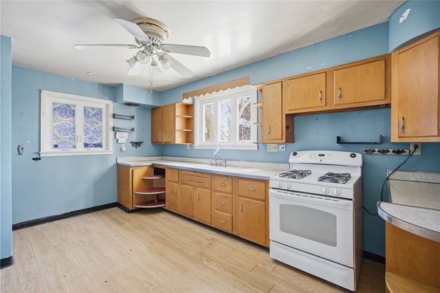 1510 18th Ave, Beaver Falls, PA 15010