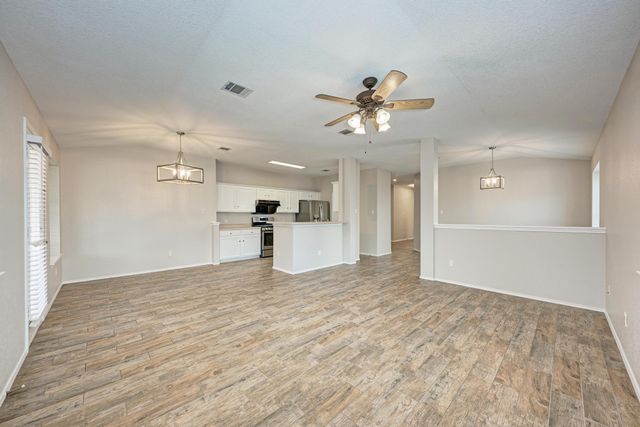 3511 Rock Shelf LN, Round Rock, TX 78681